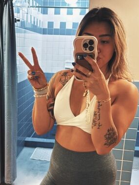 Meet your Posher, Eva